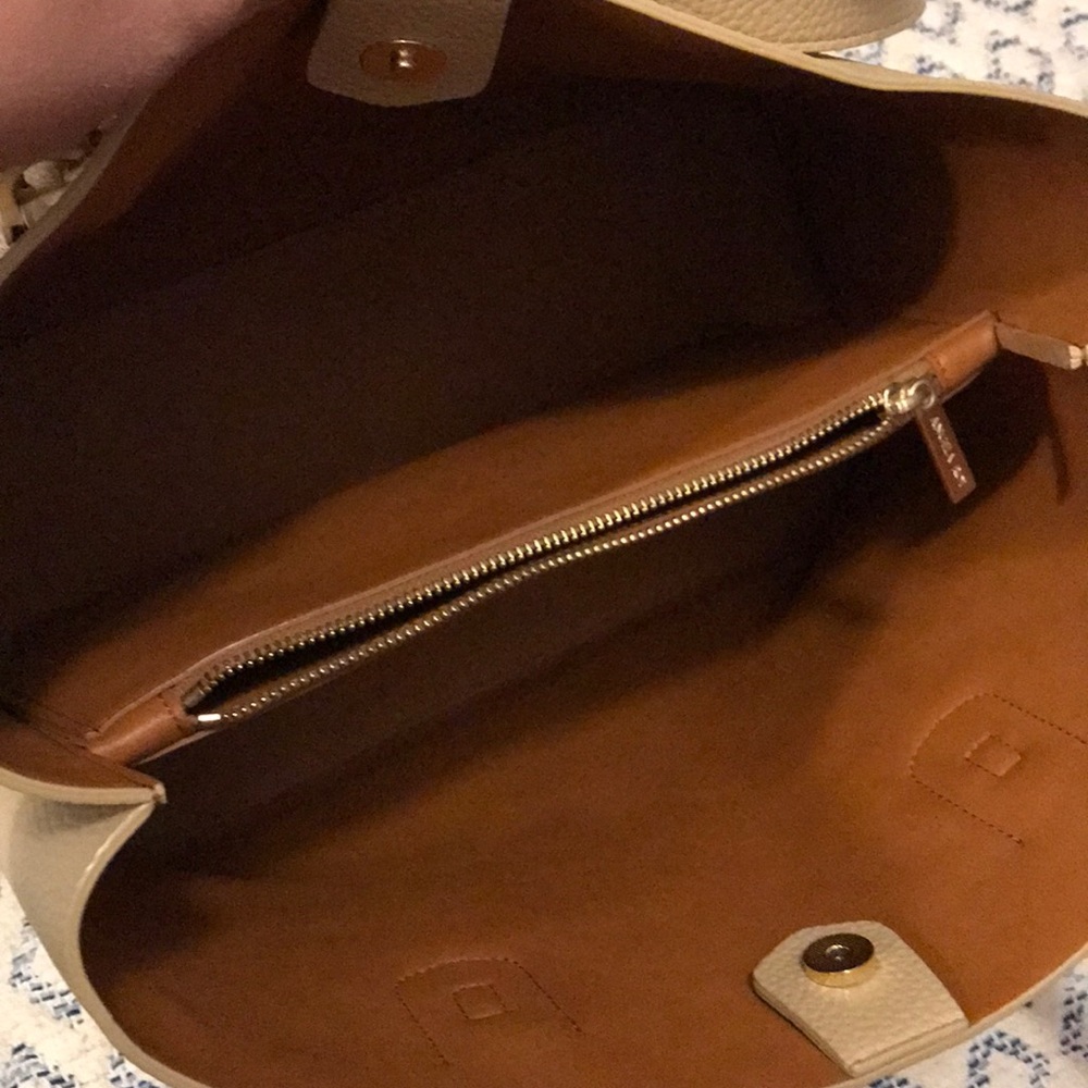 Angela Roi Cher Tote ๐ค - Picture 5 of 15